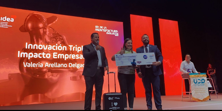 IMBC en el Día de la Mentefactura en Guanajuato Amit Miglani entrega reconocimiento a innovadora guanajuatense durante el Día de la Mentefactura 2023