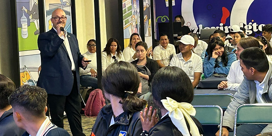 HCLTech y la IMBC inspiran talento STEM en el Día de la Mentefactura 2024 Durante el Día de la Mentefactura en Guanajuato, HCLTech e IMBC impulsaron vocaciones en inteligencia artificial y tecnologías de la información entre estudiantes universitarios.
